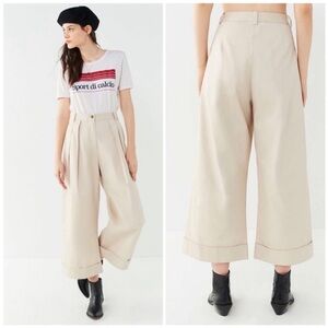 Urban Outfitters Davie Wide Leg Pleated
Chino Pants